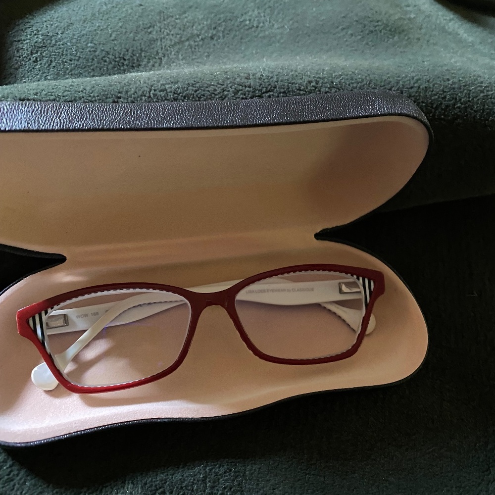 Lisa Loeb eyeglass frames Cherry Stripe